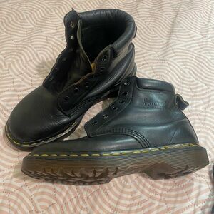 Dr. Martens Black Leather Boots boots boots #leatherboots Vintage
England